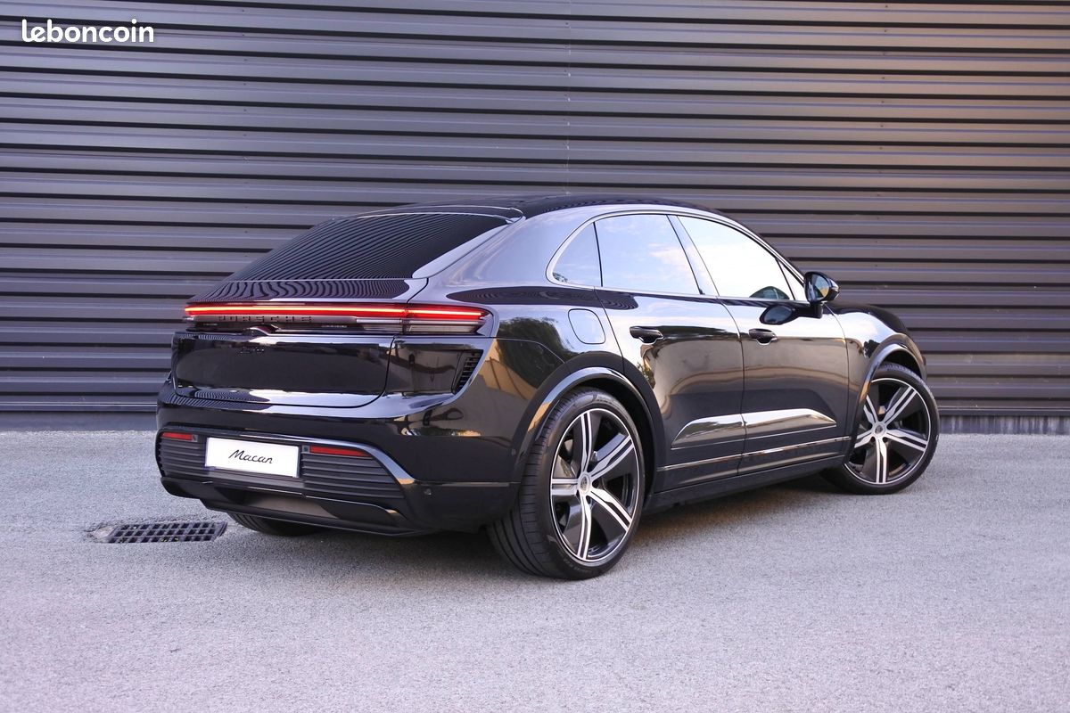 PORSCHE Macan Turbo 639 ch (image 9)
