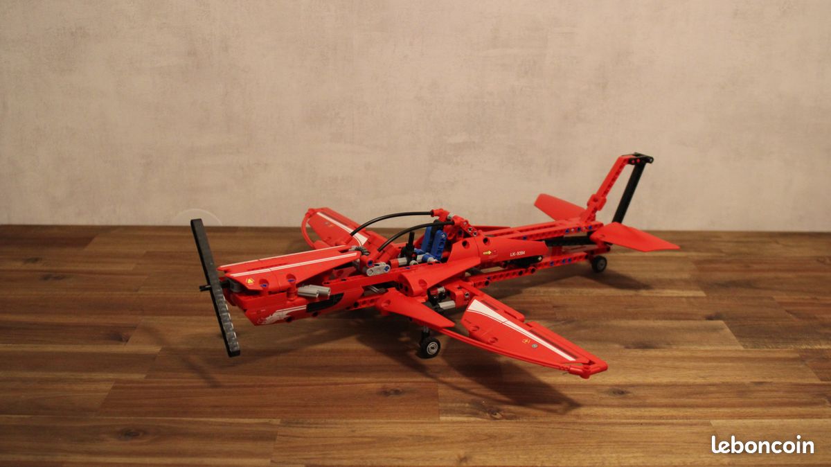 Lego TECHNIC - Avion de chasse (image 3)