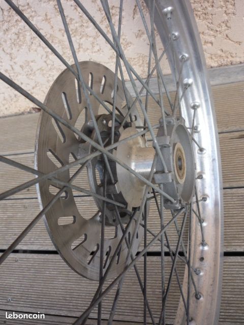 Roue avant yamaha 50 derbi 50 euros (image 3)