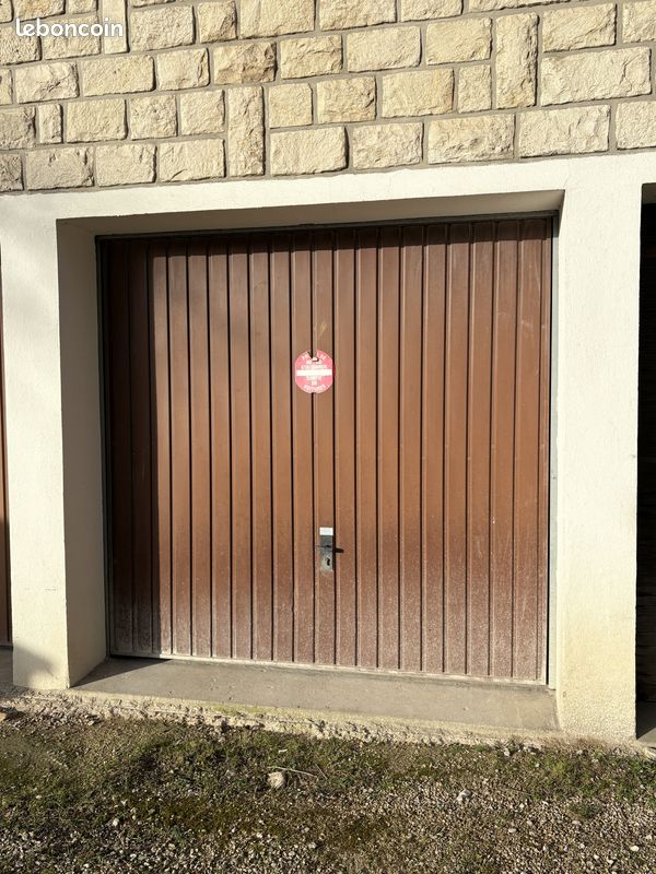 Parking 12 m² · à Troyes · 12 m² · 55 €/mois
