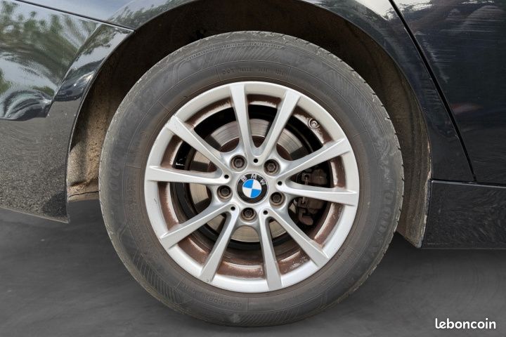 BMW SERIE 3 316d 116ch LOUNGE / GARANTIE / FULL ENTRETIEN BMW / 4 PNEUS OK / CHAINE DE DISTRI OK / EMBRAYAGE OK (image 17)