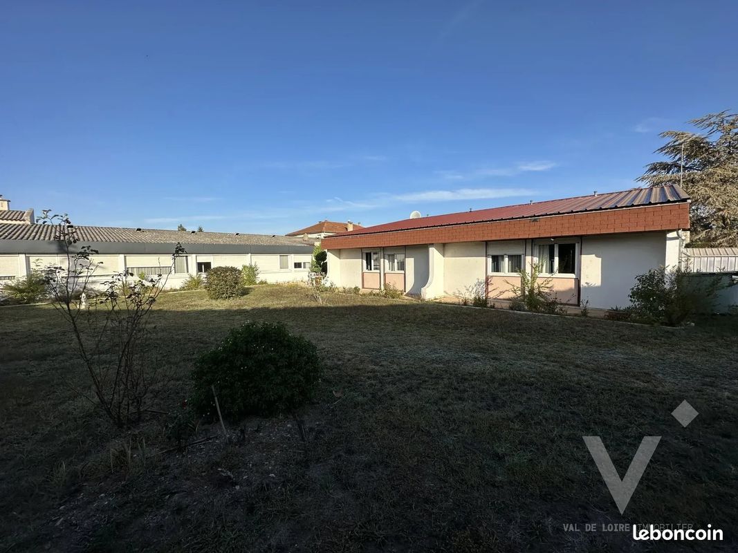 Immeuble 2 pièces 45 m² · à Montrond-les-Bains · 45 m² · 495 000 €