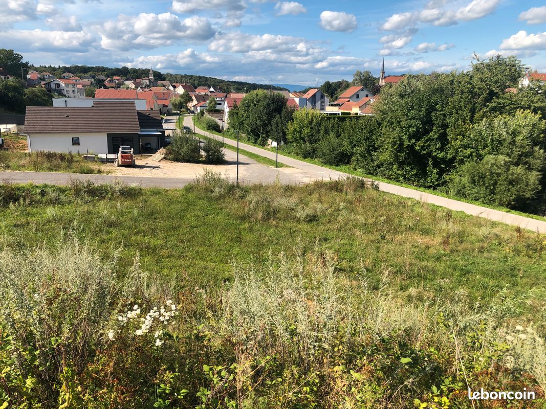 Terrain à bâtir à Dampierre-les-Bois · 25 000 €