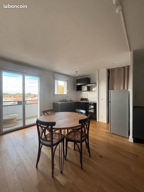 Appartement 2 pièce(s) 49 m²à louer Begles