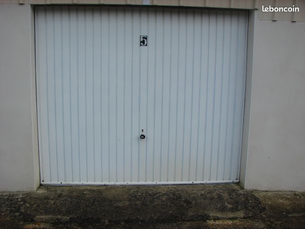 Box sur bourg blanc