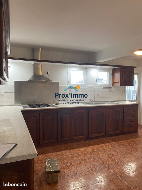 Appartement 3 pièces 75 m² · à Saint-Louis · 75 m² · 990 €