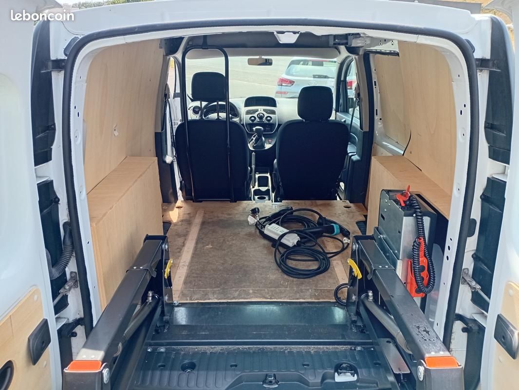 Renault Kangoo E-TECH ELECTRIQUE ACHAT INTEGRAL + MONTE CHARGE (image 9)