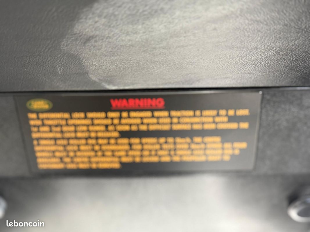 LAND ROVER DEFENDER 90 Trophy RARE 2.5 TDI Origine France Magnifique État (image 30)