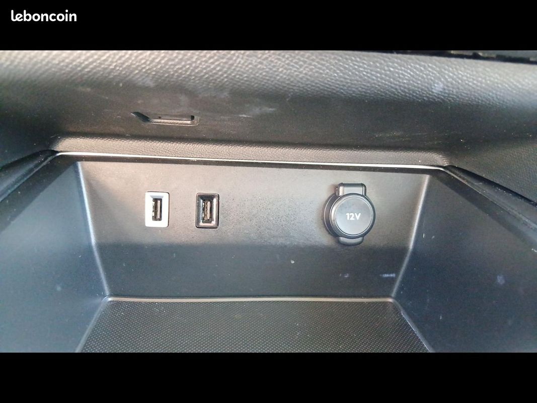 Citroen C5 Aircross 1.6 Hybride rechargeable 225 MAX + TOIT OUVRANT / VISION 360 / JANTES 19 / COFFR (image 35)