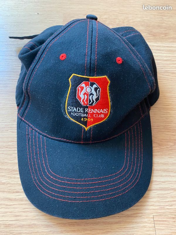 Casquette Noire Rennes - Style Sportif et Élégant (image 1)