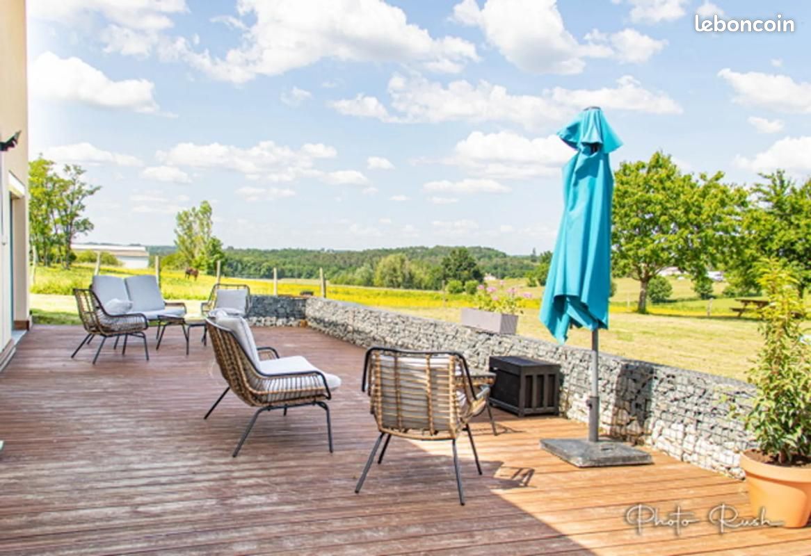 Appartement 4 pièces 332 m² · à Saint-Méard-de-Gurçon · 332 m² · 399 000 €