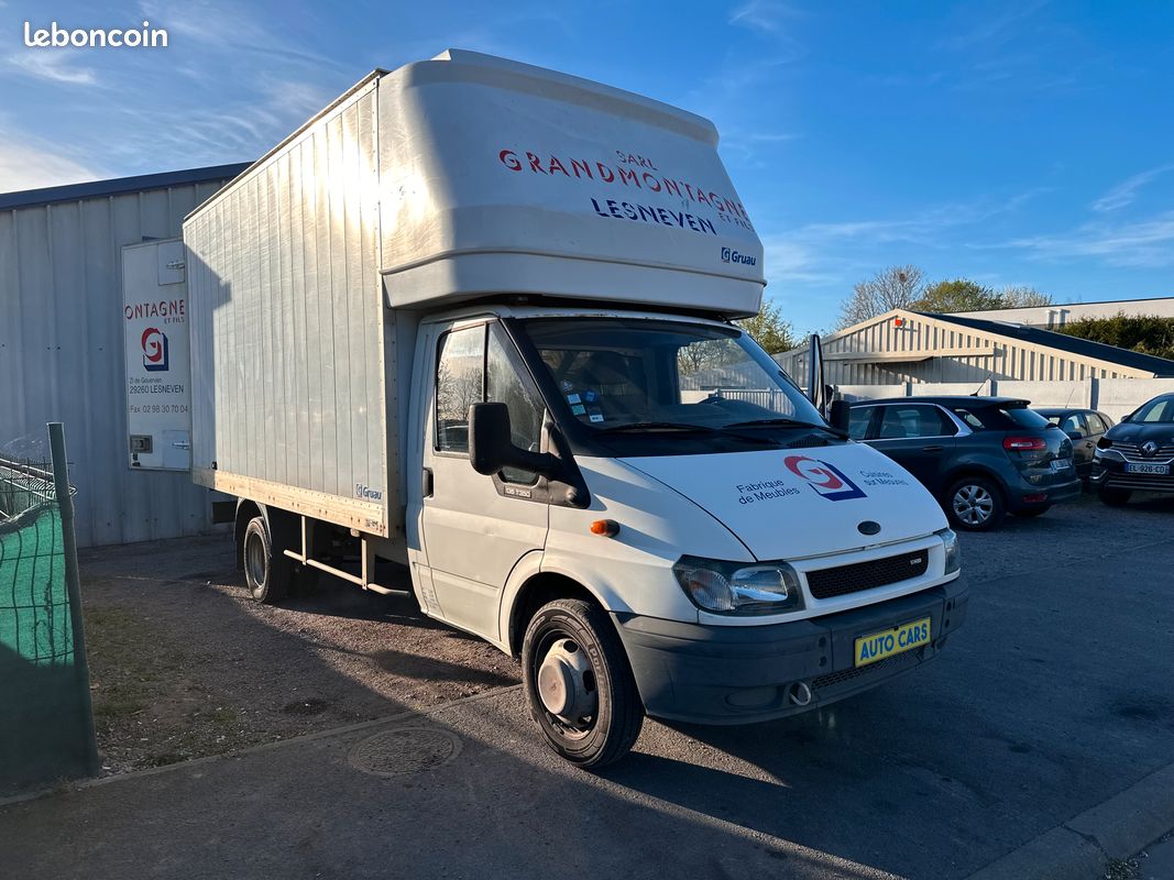 Ford TRANSIT CAMION PLATEFORME/CHASSIS 135 T350 2.4 TDCI 137 CV (image 1)