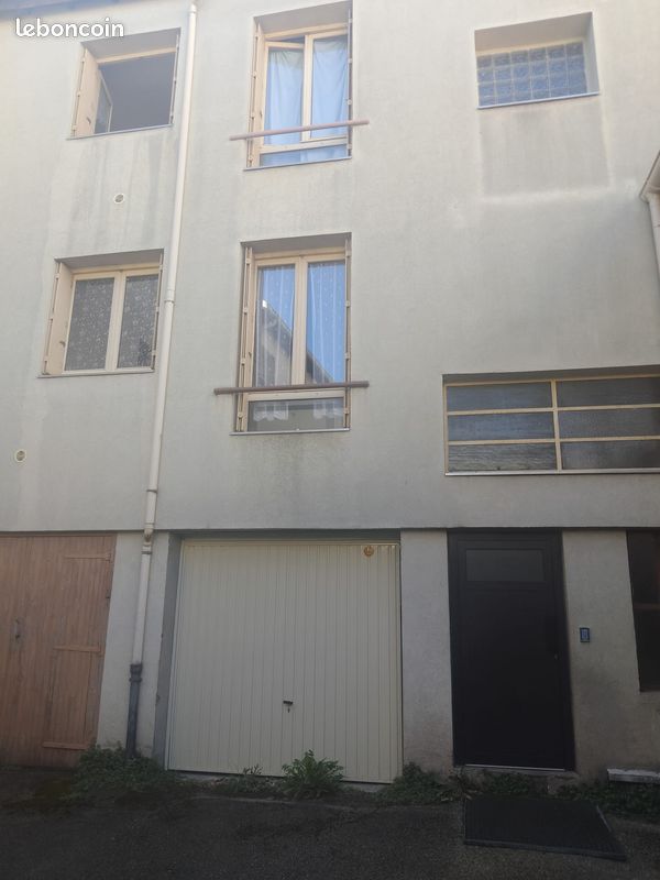 Appartement 3 pièces 58 m² · à Le Chambon-Feugerolles · 58 m² · 90 000 €