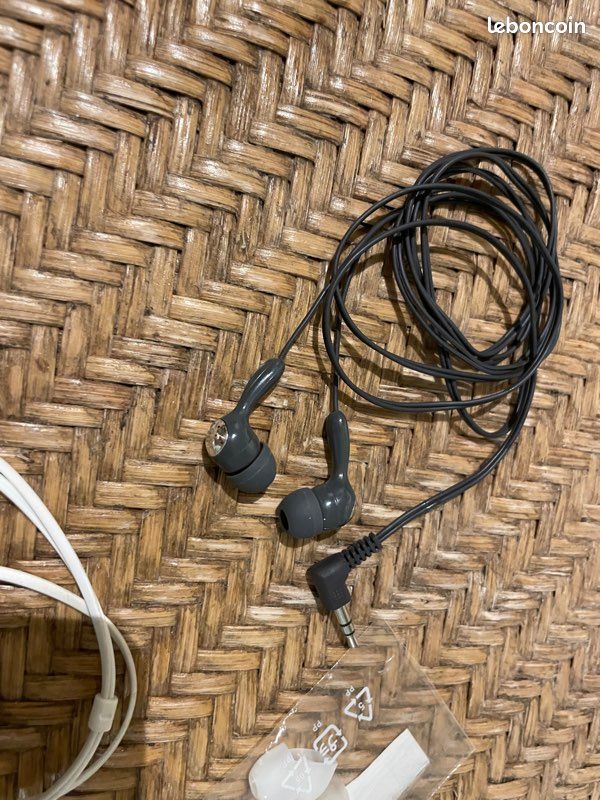Lot De 2 écouteurs Intra-auriculaires Noir, Jack 3.5mm, Génériques
