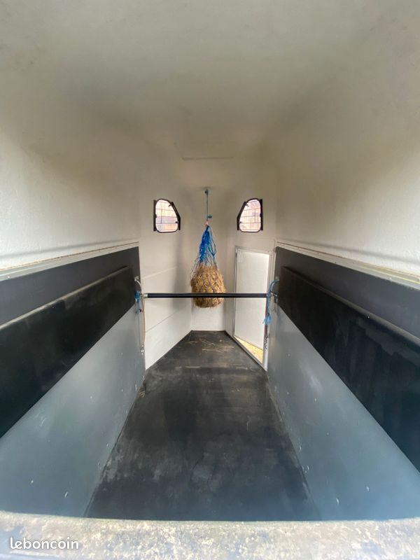 Van chevaux places 2018 Accessoires animaux