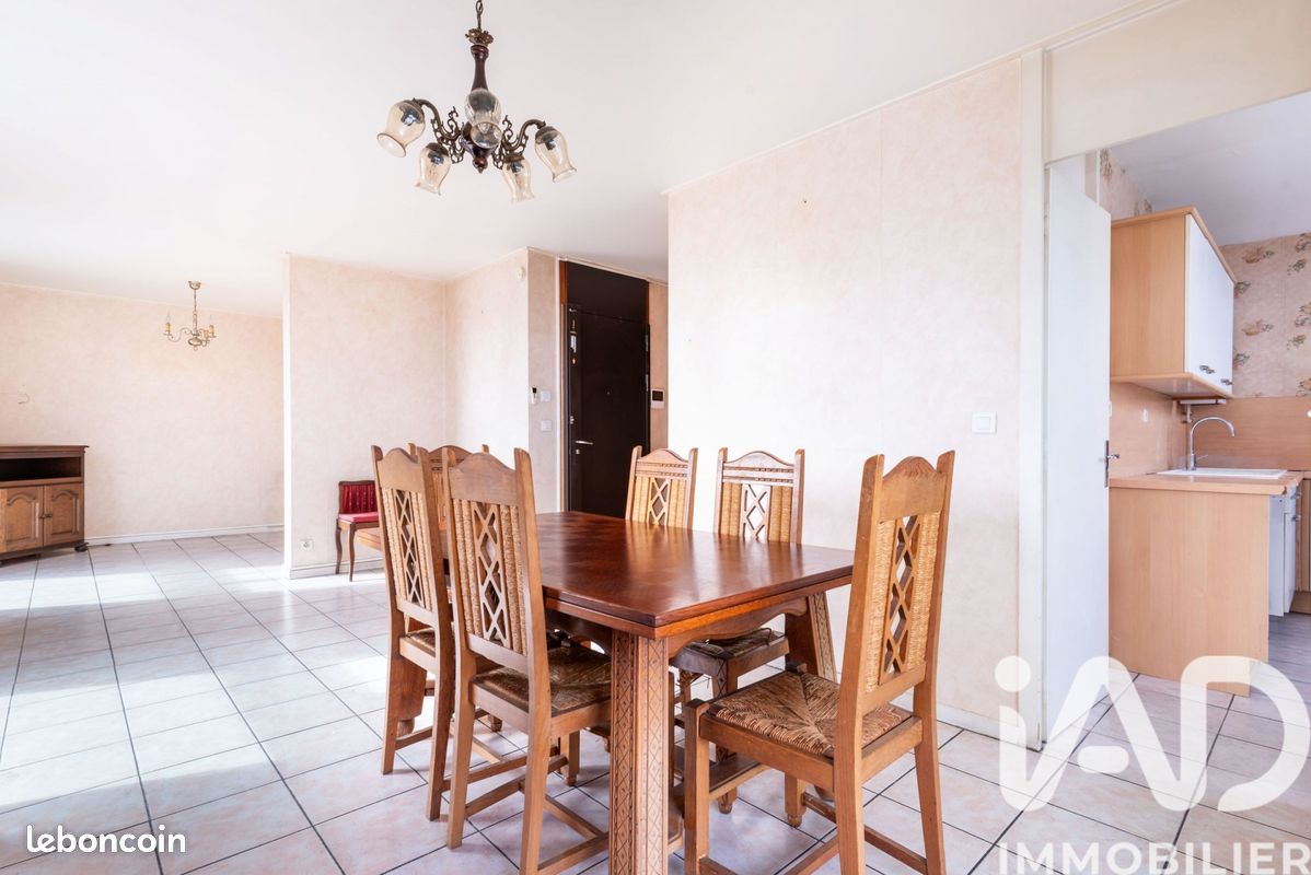 Appartement 4 pièces 76 m² · à Bron · 76 m² · 175 000 €