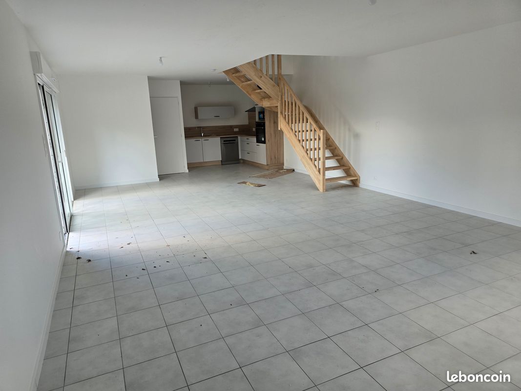 Appartement 4 pièces 105 m² · à Vigneux-de-Bretagne · 105 m² · 975 €
