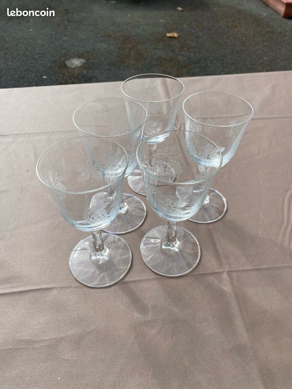 Verres à vin (image 2)