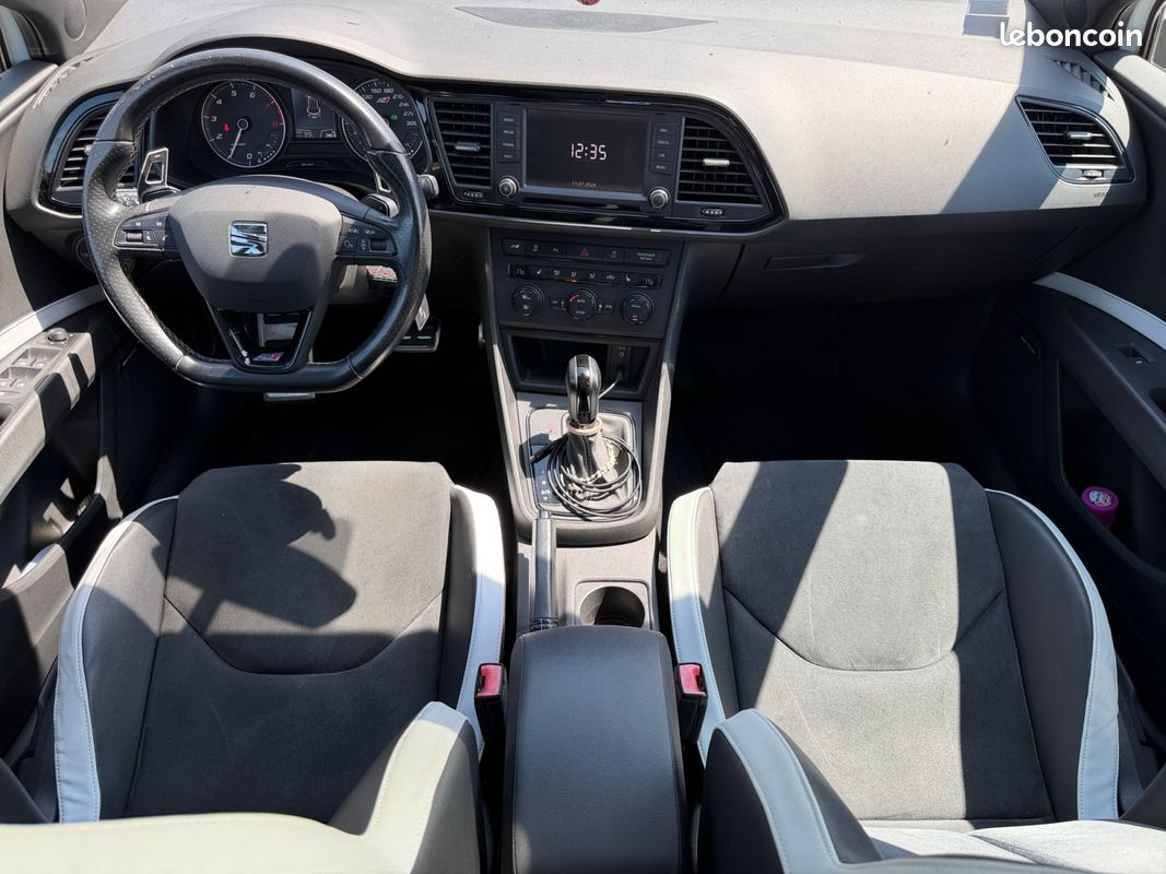 SEAT LEON 2.0 TSI 280 CUPRA CarPlay Toit ouvrant pano Sièges sport chauffants Garantie 12 mois (image 2)