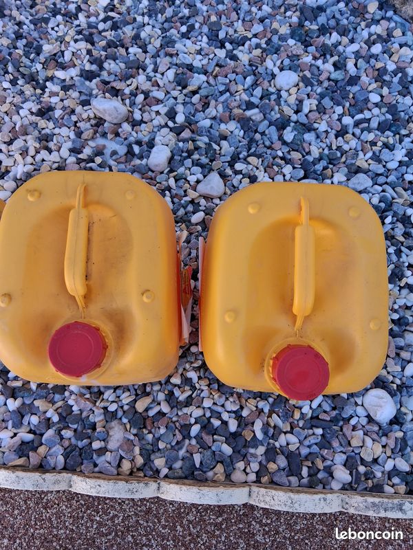 3 bidons de contenance de 20l (image 5)