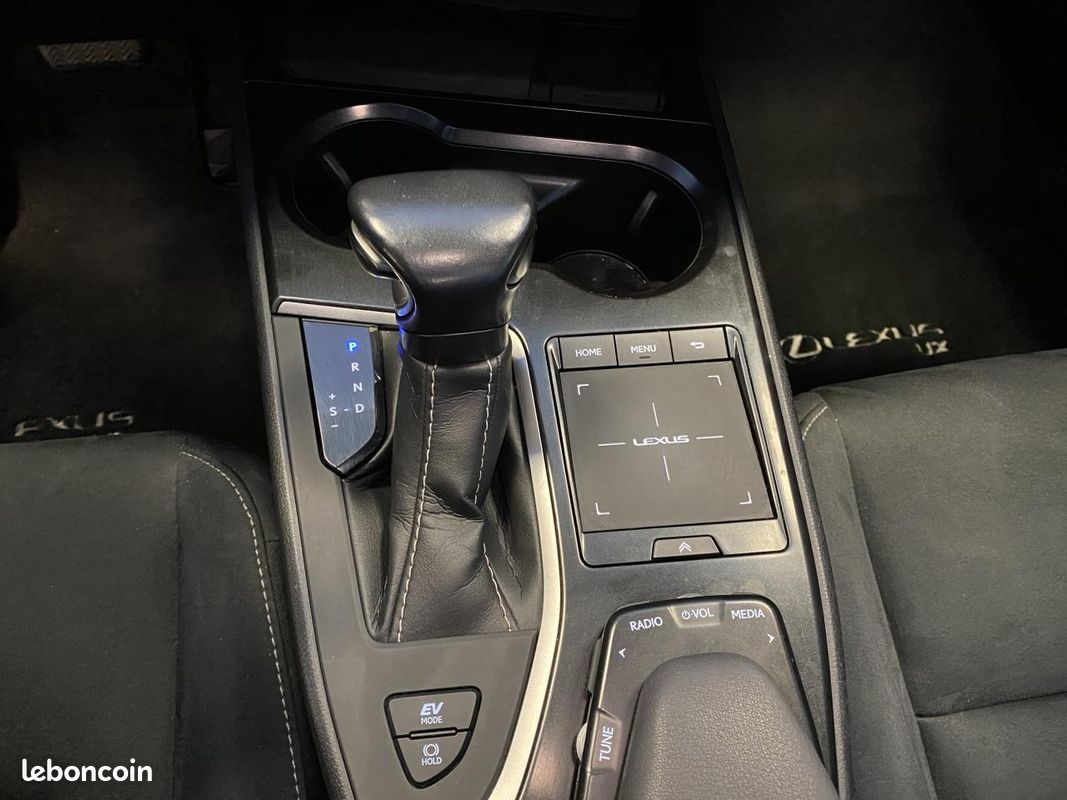 LEXUS UX 250h Hybrid FWD - 2.0 VVT-iE - Premium Edition - 184cv - Boîte auto - Garantie 12 mois (image 18)