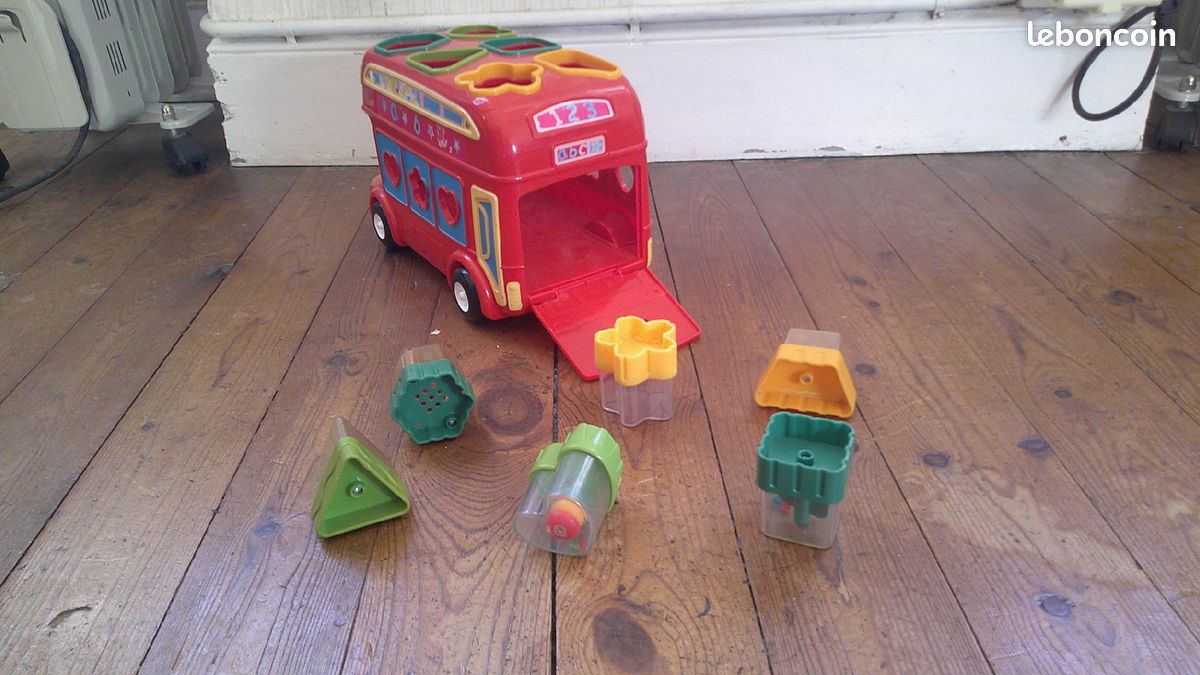 Bus rouge (image 1)