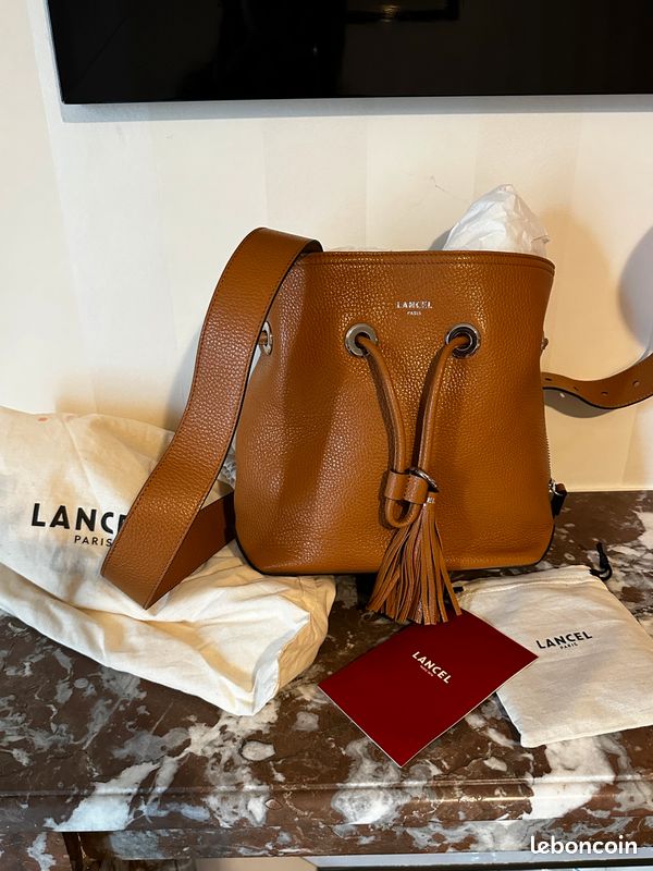 Superbe sac LANCEL, modèle Seau en taille S, Accessoires Bagagerie