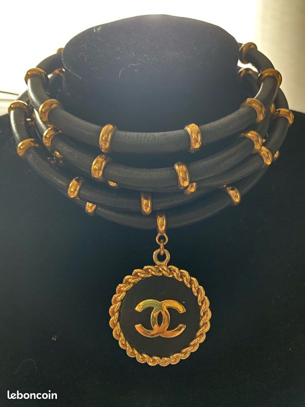Collier Chanel fantaisie Montres Bijoux
