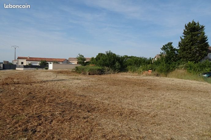 Terrain 710 m² CHAMPDOLENT