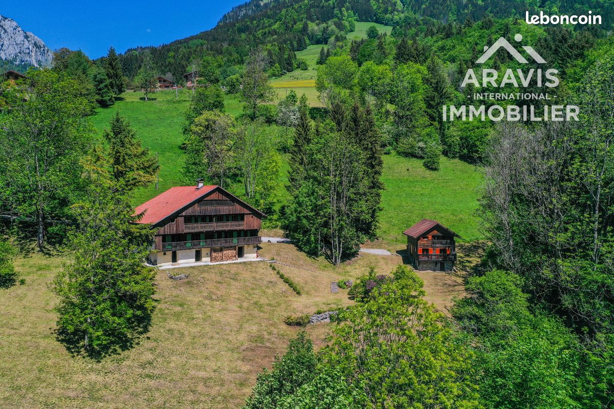 Maison 17 pièces 272 m² · à Glières-Val-de-Borne · 272 m² · 1 099 000 €