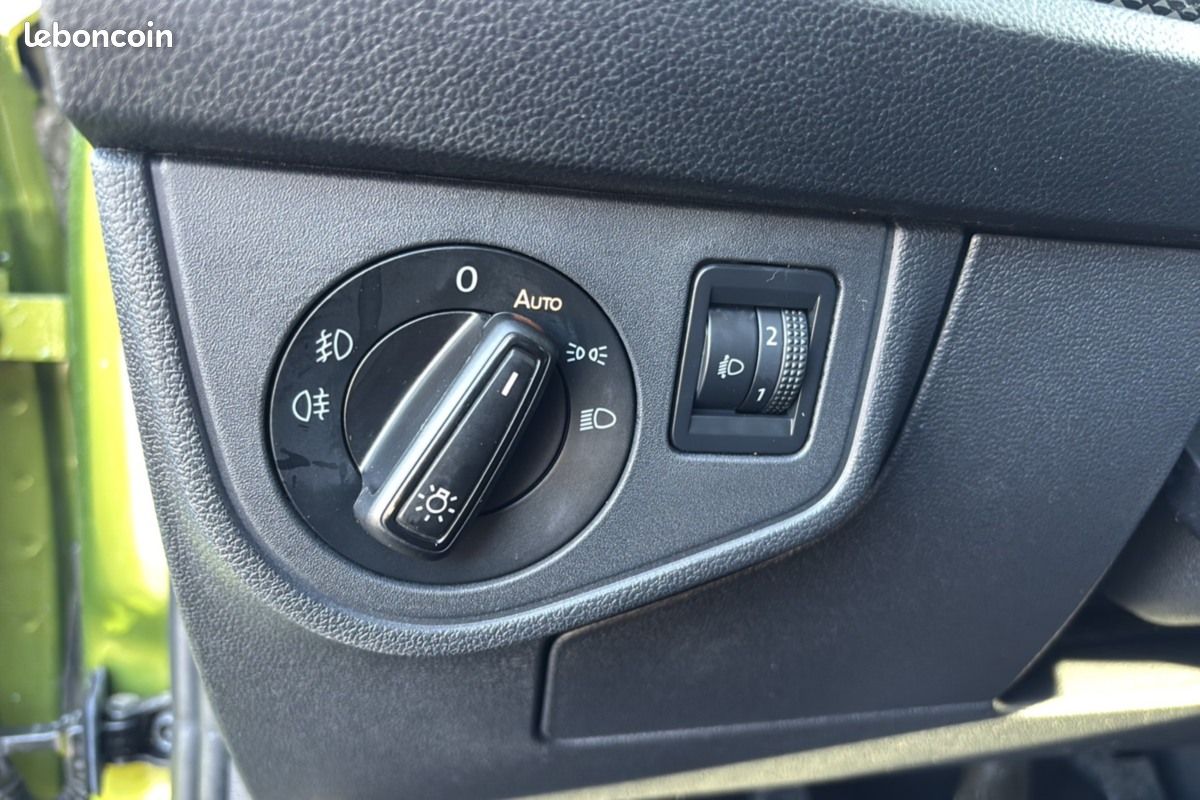 Volkswagen Taigo TSI 115 EDITION CAMERA KEYLESS (image 14)