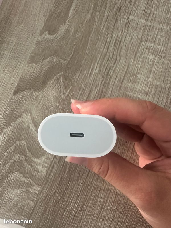 Chargeur/ adaptateur secteur USB-C (image 2)