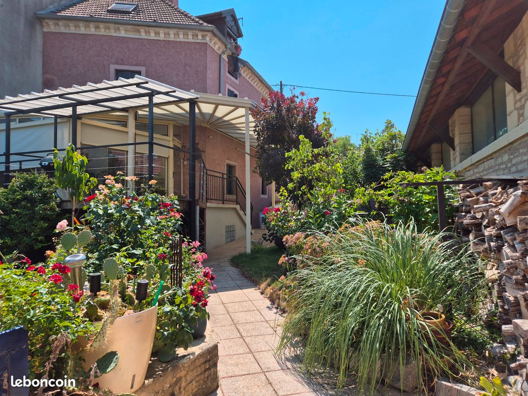 Maison 6 pièces 180 m² · à Champlitte · 180 m² · 167 600 €
