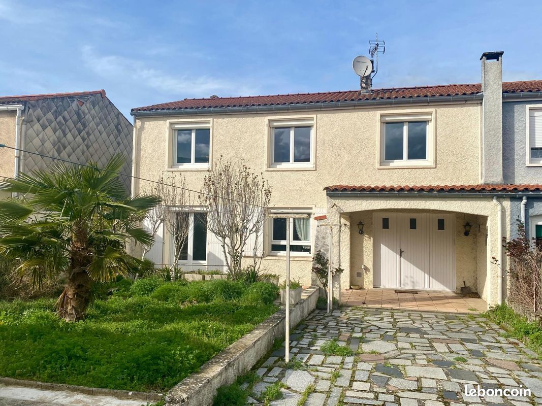 Maison 6 pièces 113 m² · à Aussillon · 113 m² · 113 000 €