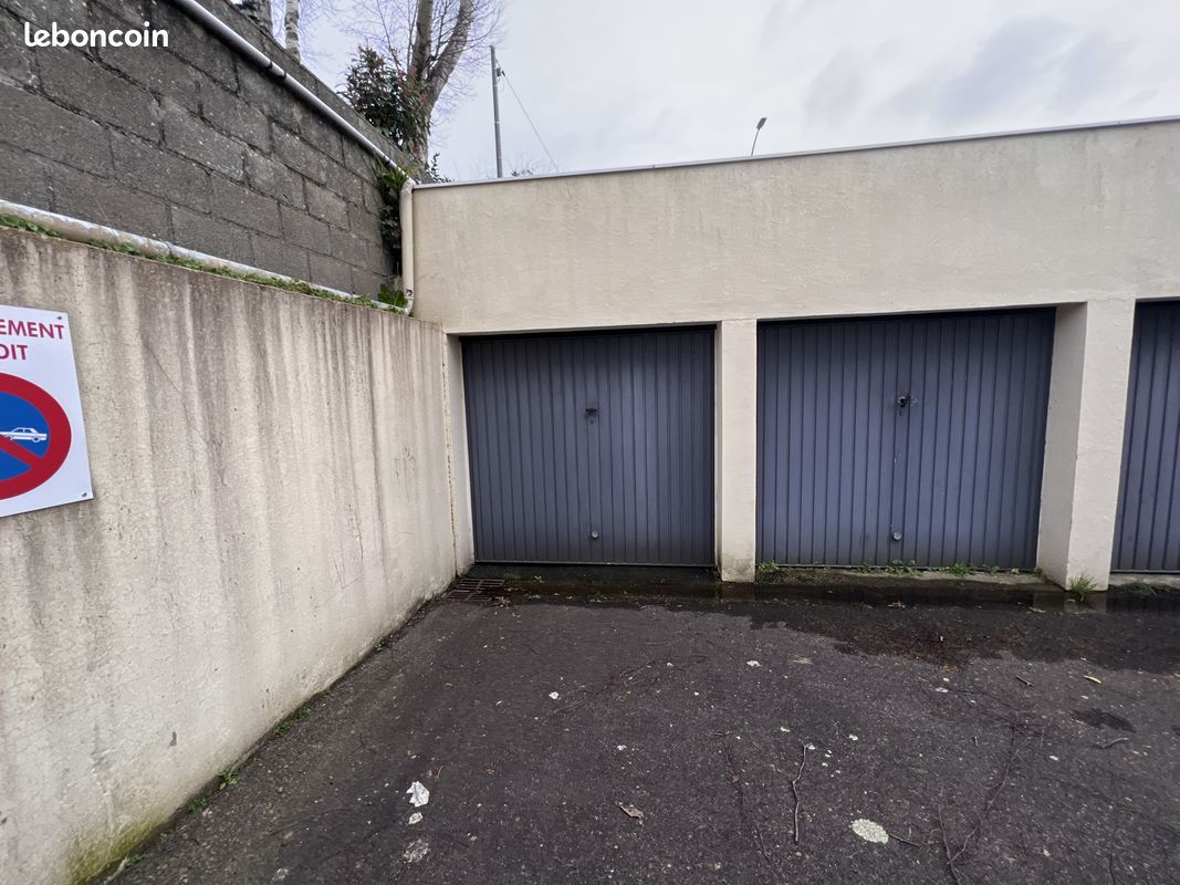 Parking 11 m² · à Quimper · 11 m² · 75 €