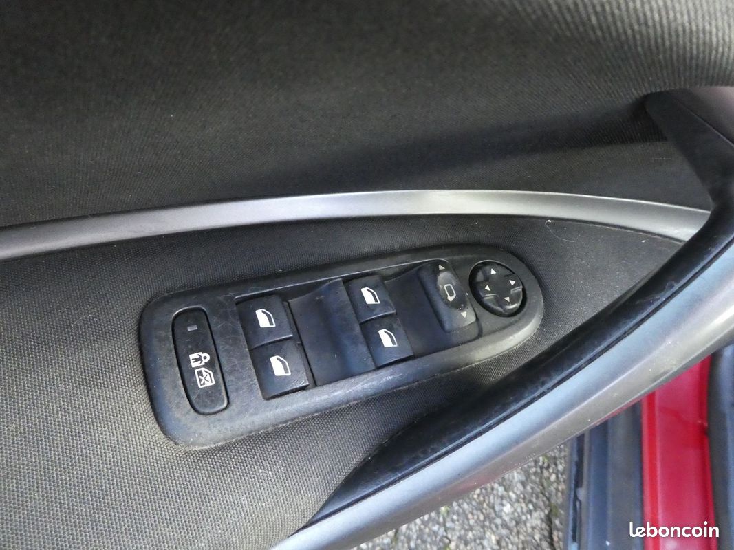 Citroen C5 1.6 HDI110 FAP AIRDREAM ATTRACTION (image 7)