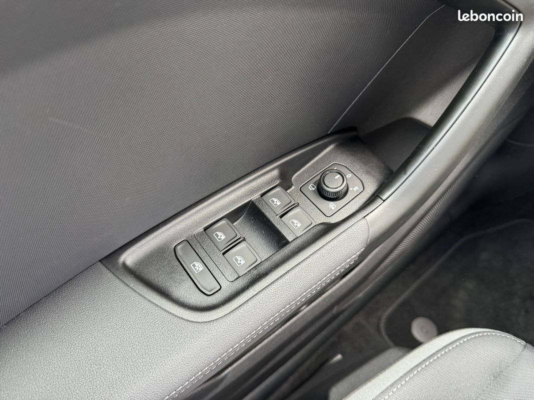 AUDI A1 Sportback 25 TFSI 95 ch BVM5 Design (image 15)