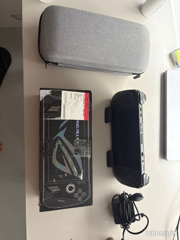 ASUS ROG Ally X (Modèle RC72LA) 1To - État Excellent (image 1)