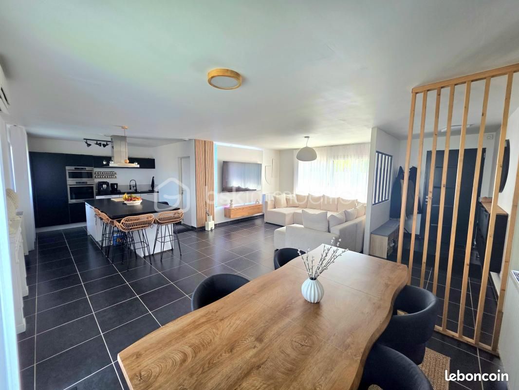 Maison 4 pièces 94 m² · à Pierrelatte · 94 m² · 254 000 €