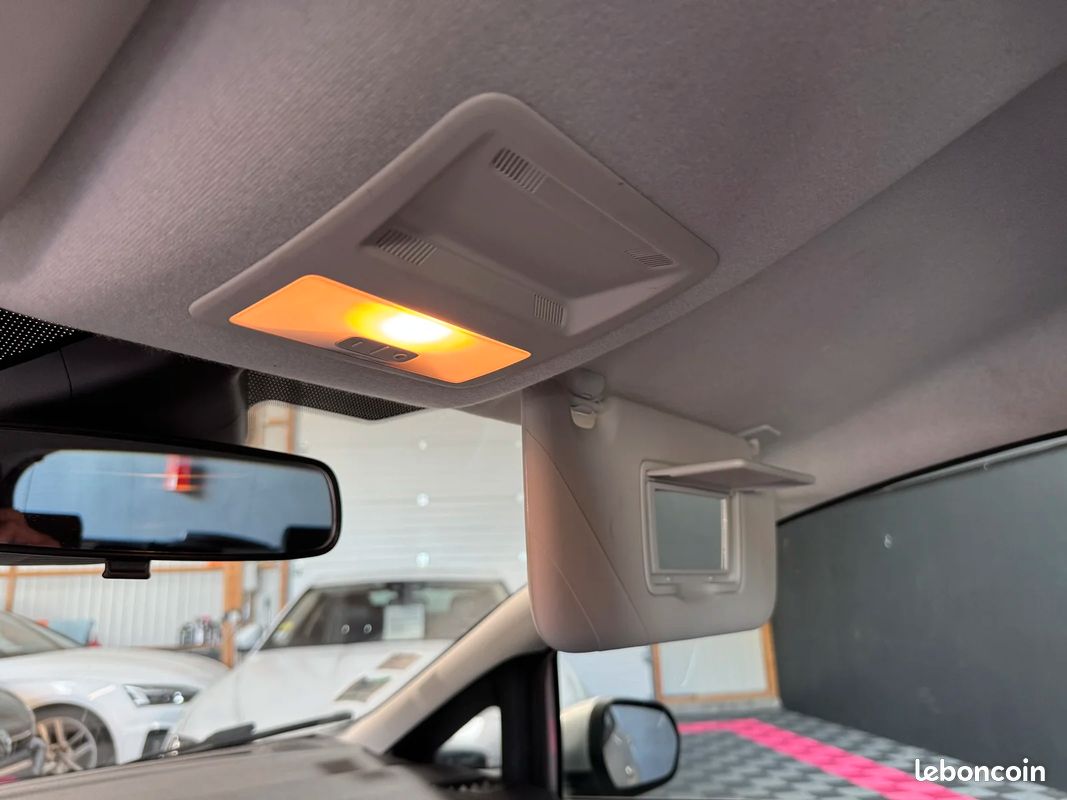 Ford FIESTA 1.0 ECOBOOST 100CH TREND 5P - APPLE CARPLAY / ATTELAGE / RADARS DE RECUL (image 46)