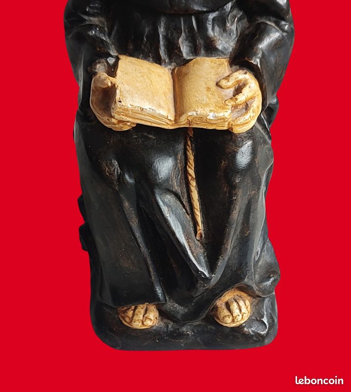Paire de serre-livres en plâtre peint représentant 2 moines l'un récitant le chapelet l'autre lisant - Le cabinet du chineur