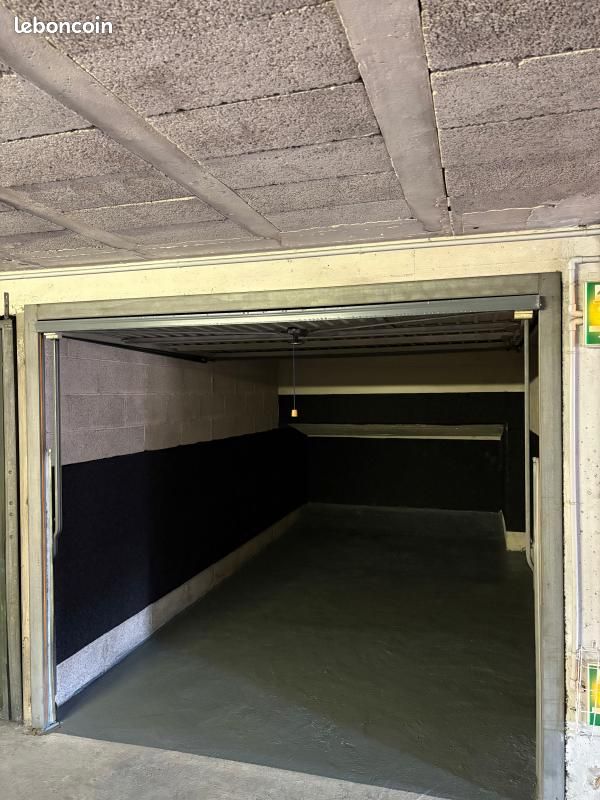 Garage/box Strasbourg · 140 €/mois