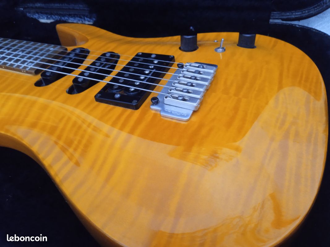 Guitare Aria Magna vintage (image 1)