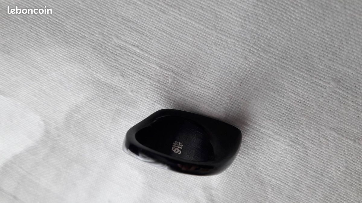 Bague noir en acier (image 2)