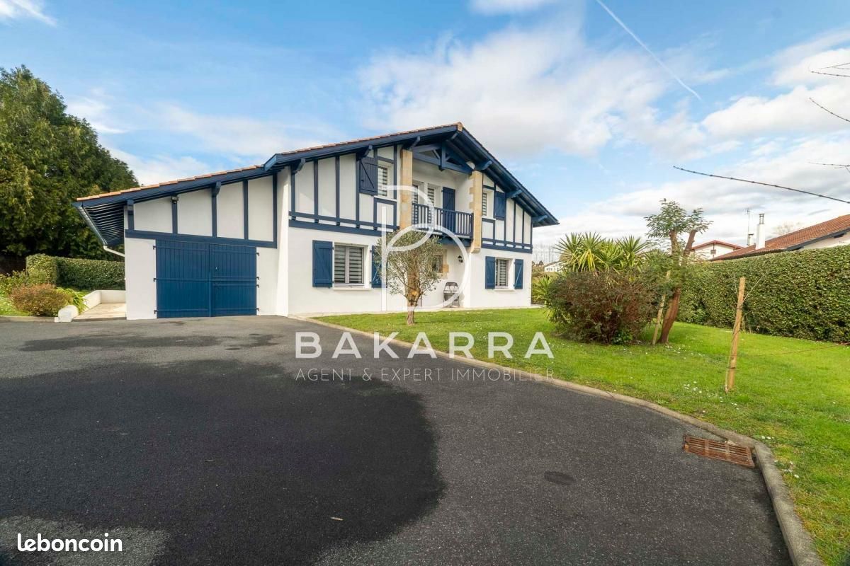 Maison 6 pièces 184 m² · à Bassussarry · 184 m² · 693 000 €