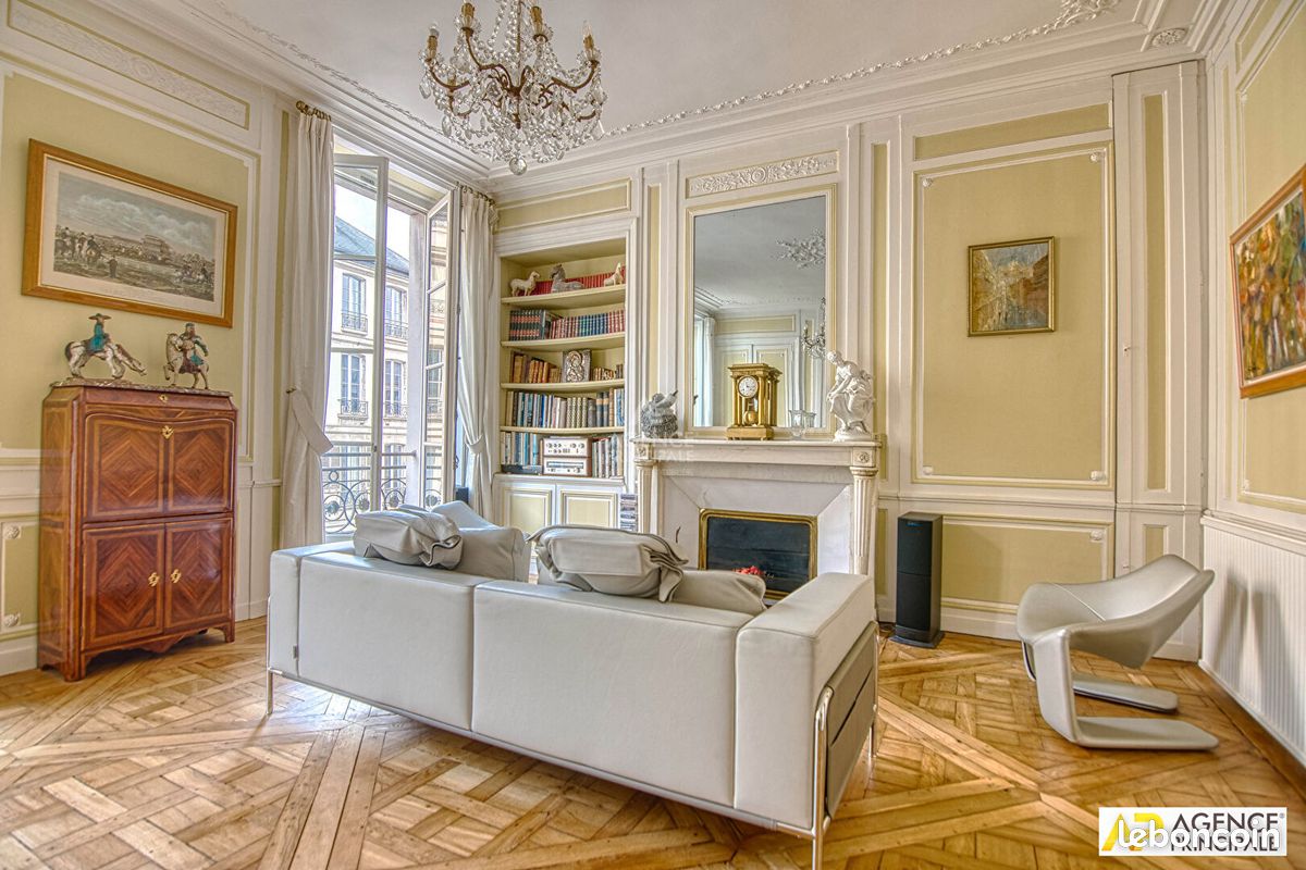 Appartement 6 pièces 144 m² · à Versailles · 144 m² · 1 090 000 €