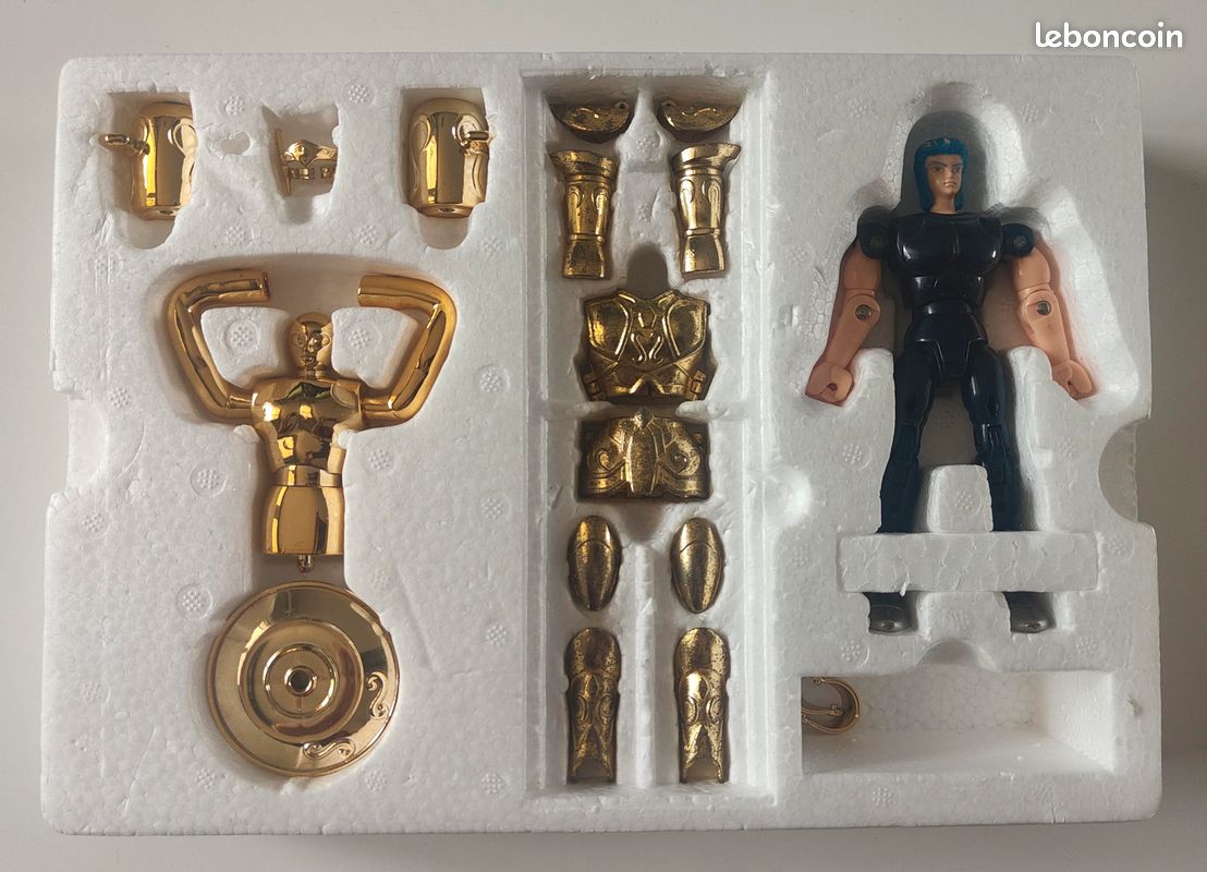 Figurine Camus - Chevalier d'Or du Verseau - Saint Seiya Myth Cloth
