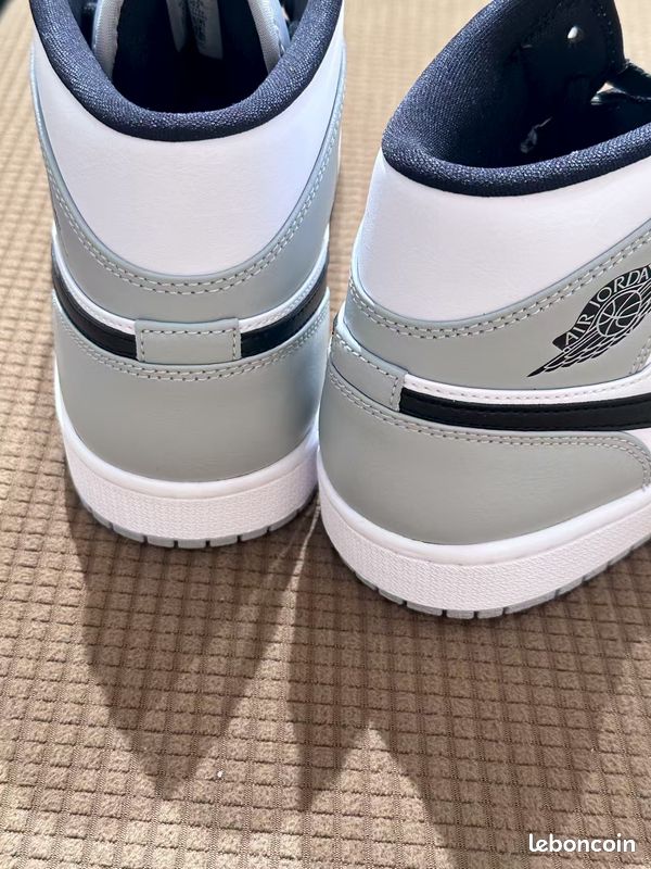 Jordan 1 Mid Light Smoke Grey taille 41 (image 8)