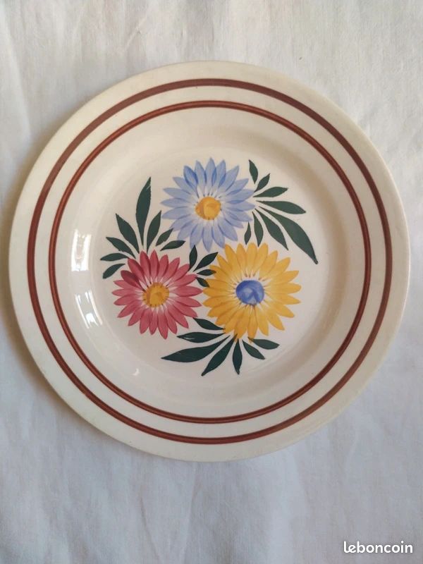 Assiettes plates anciennes en terre de fer Choisy-le-Roi (image 5)