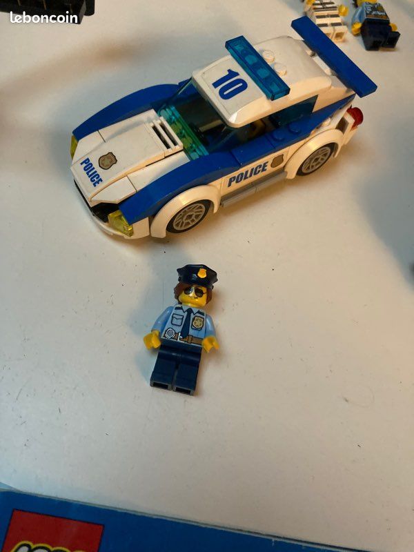 Lego 60141 commissariat de police (image 4)